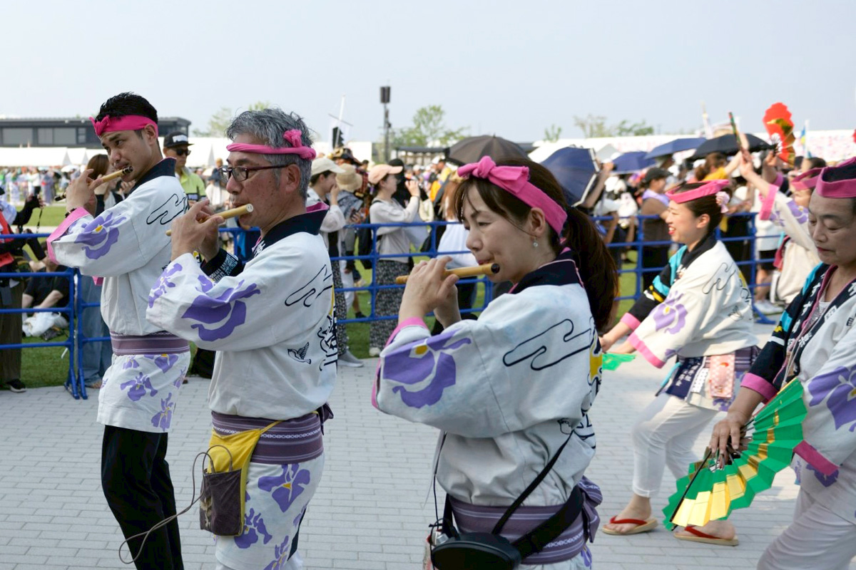 2025大阪万博にてアリーナ前でのすずめ踊り6