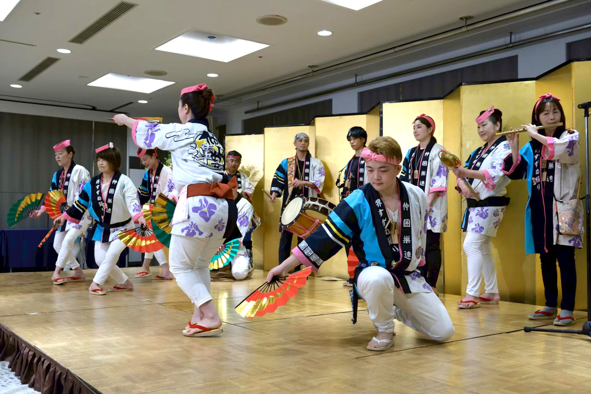 商業界ゼミ全国女性同友会ですずめ踊りの演舞・演奏をしました 1