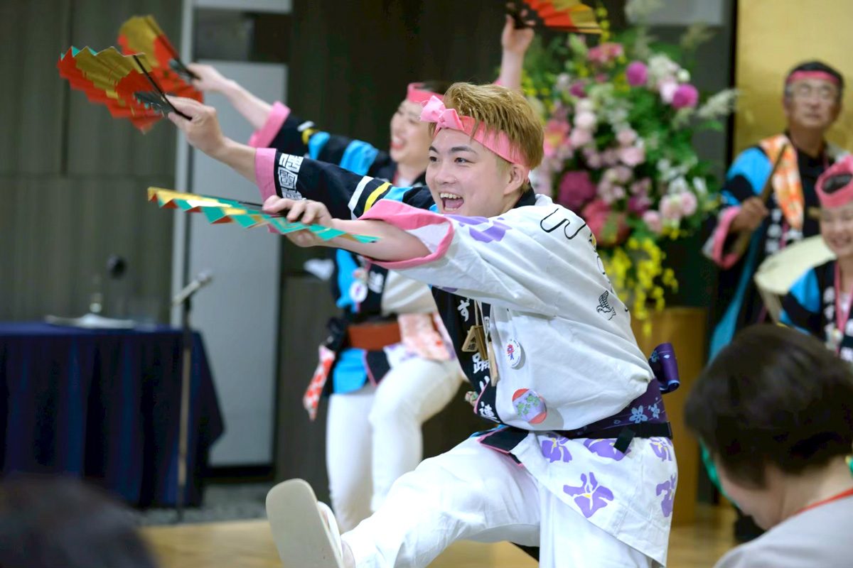 商業界ゼミ全国女性同友会ですずめ踊りの演舞・演奏をしました 3