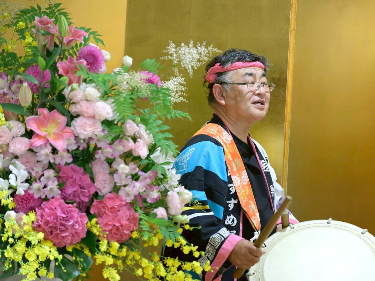 商業界ゼミ全国女性同友会ですずめ踊りの演舞・演奏をしました 6