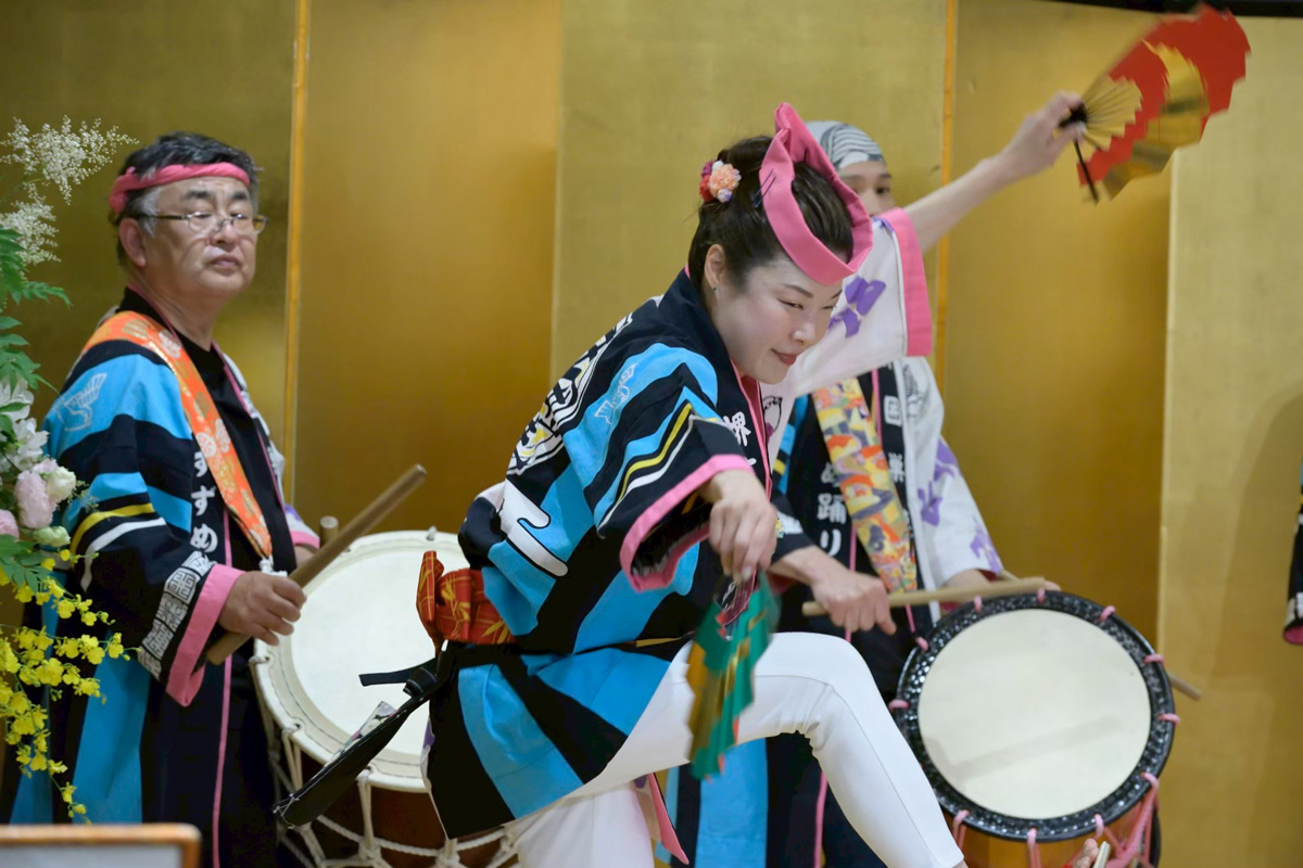 商業界ゼミ全国女性同友会ですずめ踊りの演舞・演奏をしました 7